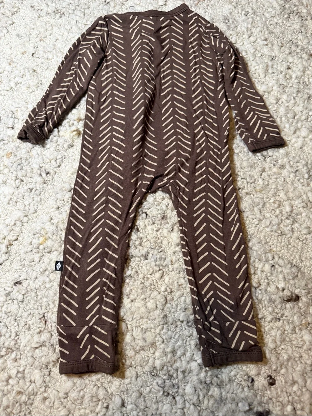 Kyte BABY Brown & Cream Arrow-Print Footie Romper